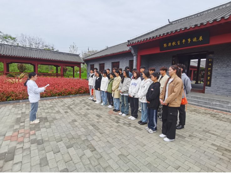 正值清明假期